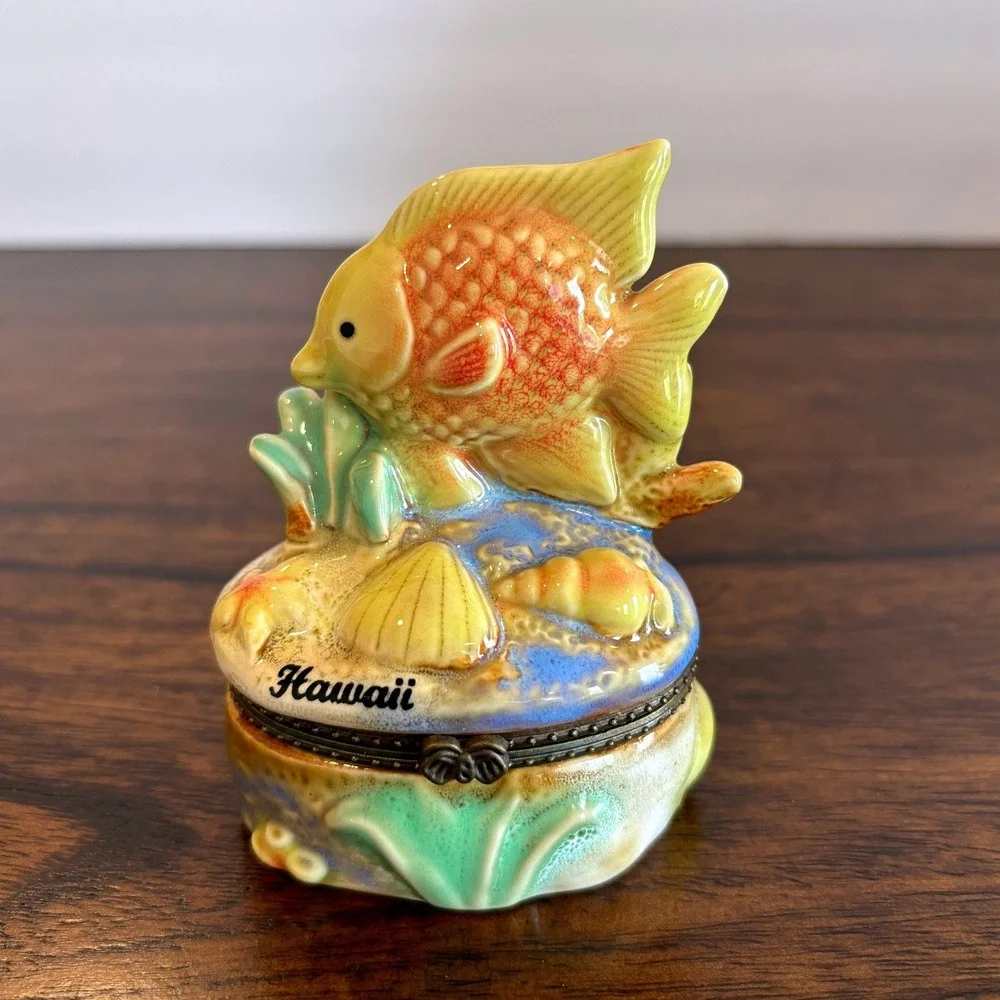 Vintage Hawaii Tropical Fish Ceramic Trinket Box Keepsake Coastal Beach Ocean